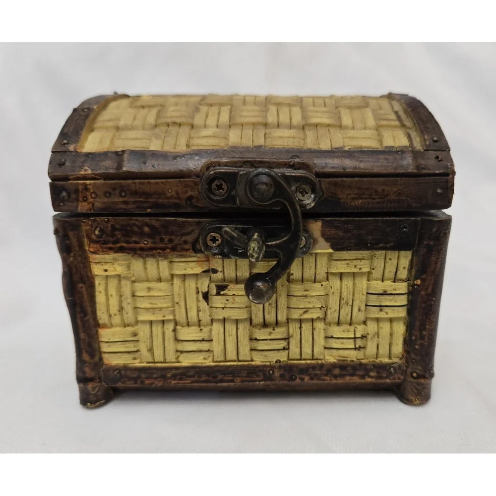 Tradewind Bay Decorative‎ Resin Wicker Look Pirate Chest Shape Trinket Latch Box